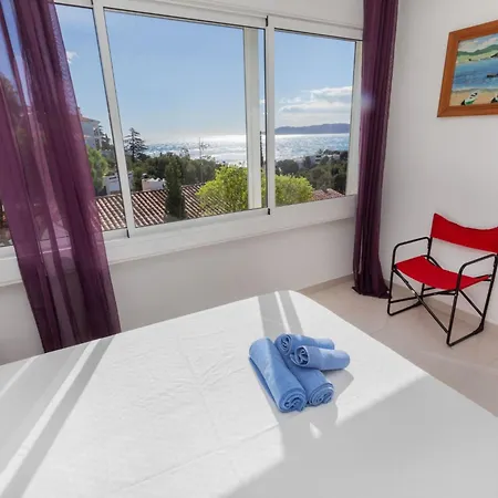 Grifeu-2 By Interhome Apartman