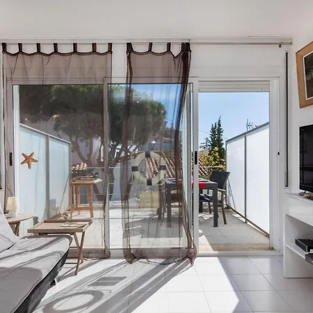 Grifeu-2 By Interhome Apartman Llança